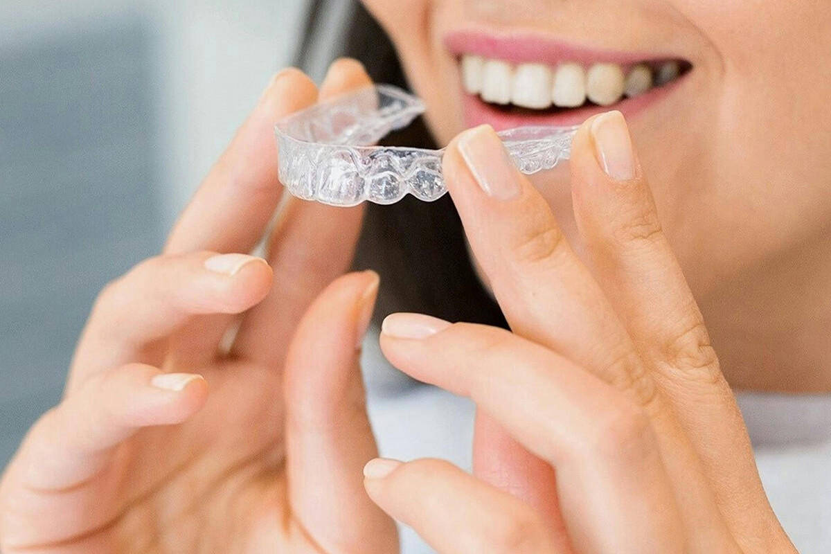 Tips-for-Staying-on-Track-with-Your-Invisalign-Treatment-Timeline