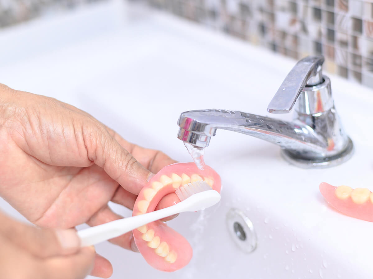How-to-Keep-Your-Dentures-in-Good-Condition