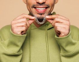 How-Do-You-Hit-Invisalign's-20–22-Hour-Wear-Target-in-a-Normal-Workday